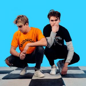 twinsick-blue-background